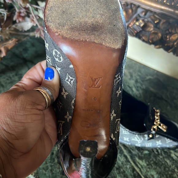 Louis Vuitton shoes - Picture 13 of 16